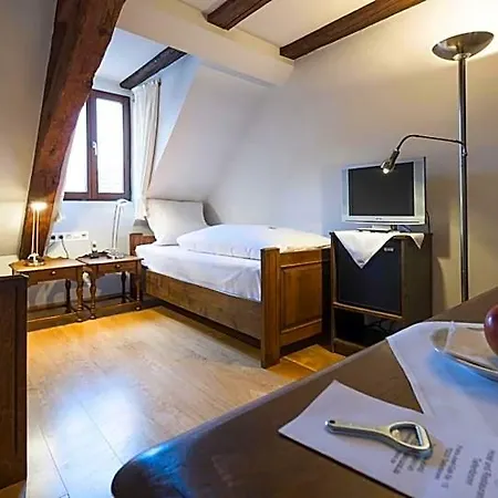 فندق Ochsen Post Tiefenbronn